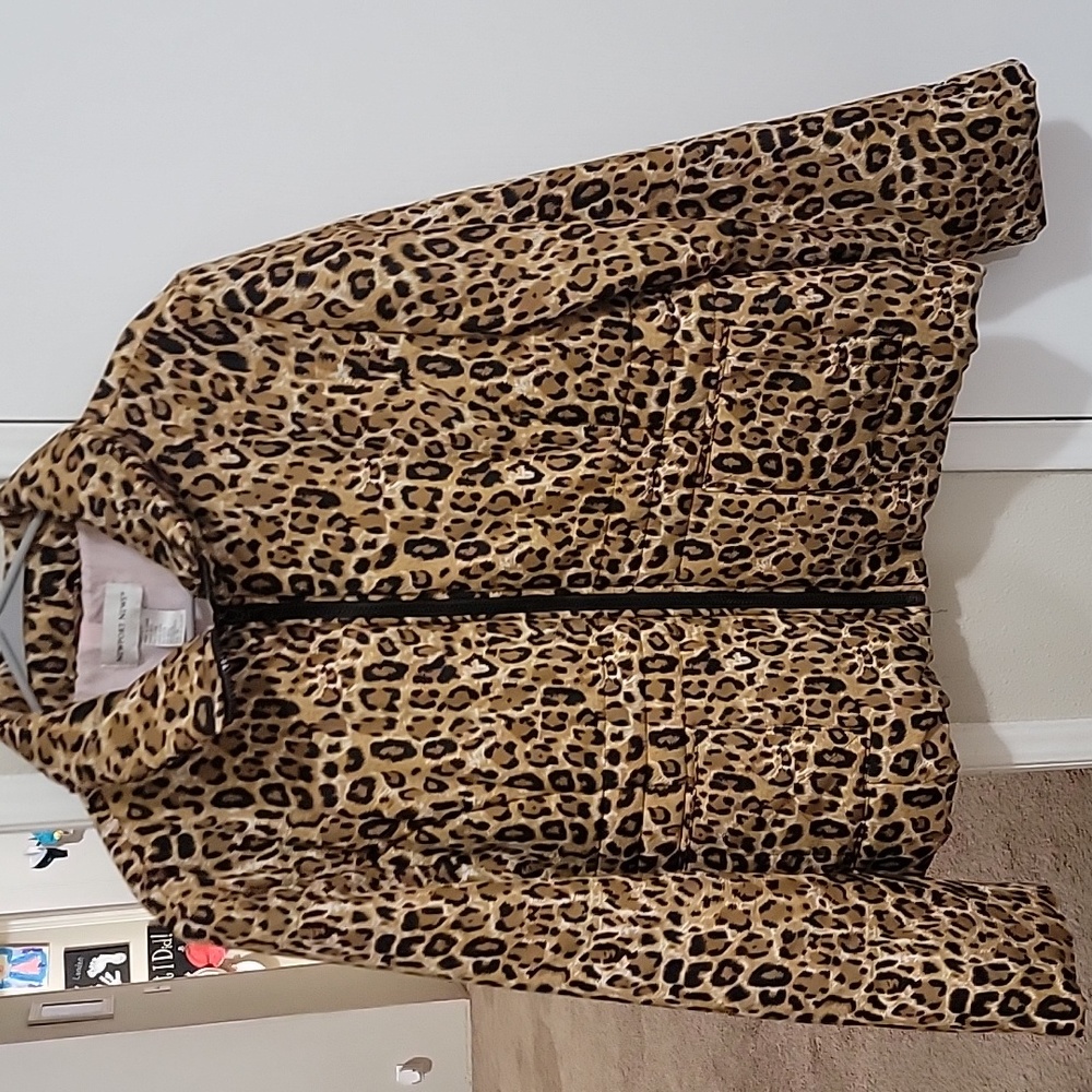 Newport News puffer jacket, size XL